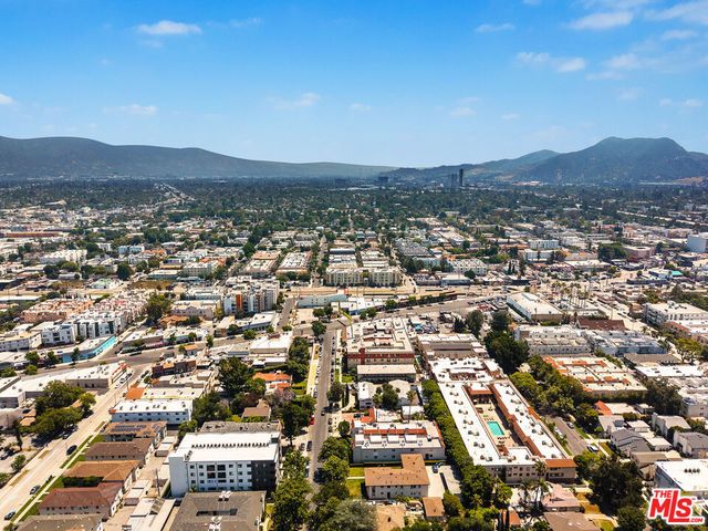11130 Huston Street, North Hollywood, CA 91601