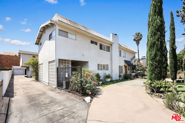11130 Huston Street, North Hollywood, CA 91601