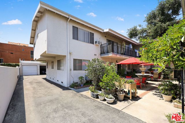 11130 Huston Street, North Hollywood, CA 91601