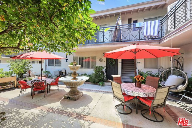 11130 Huston Street, North Hollywood, CA 91601