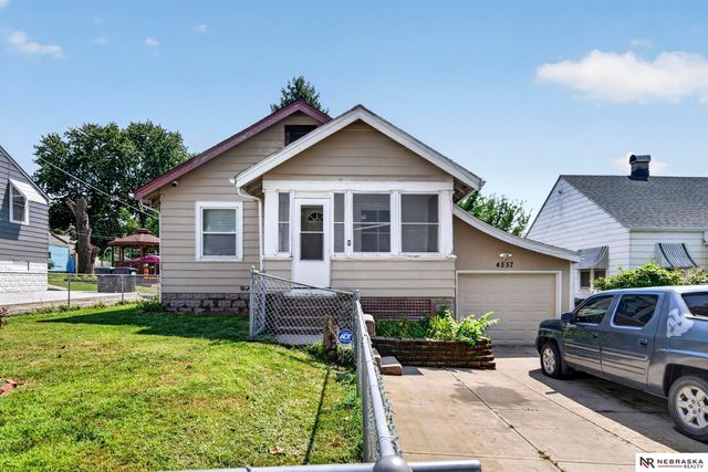 4557 Seward, Omaha, NE 68104