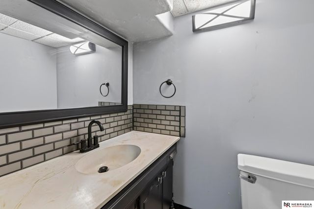 4557 Seward, Omaha, NE 68104