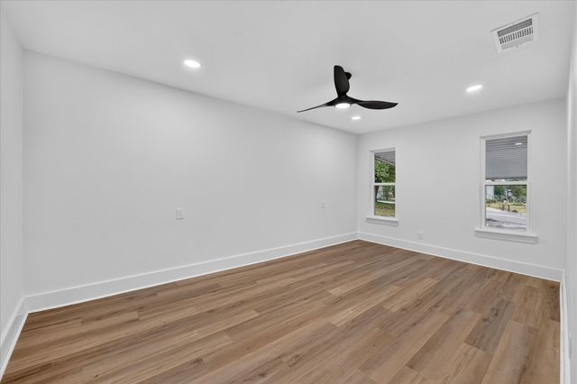 1607 Laura Road, River Oaks, TX 76114