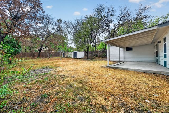 1607 Laura Road, River Oaks, TX 76114