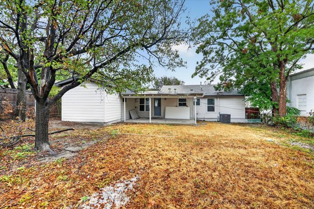 1607 Laura Road, River Oaks, TX 76114