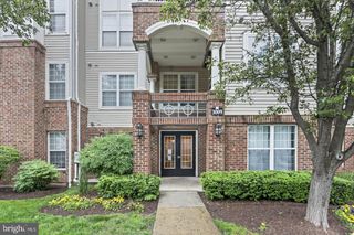 3009 NICOSH CIR #4301, Falls Church, VA 22042