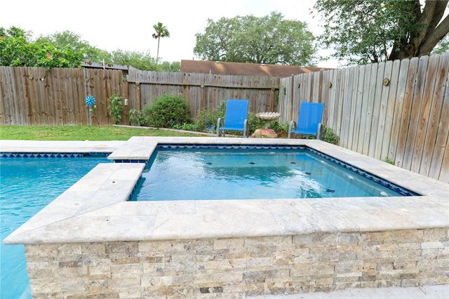 1817 Volga Dr, Corpus Christi, TX 78412