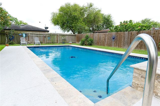 1817 Volga Dr, Corpus Christi, TX 78412