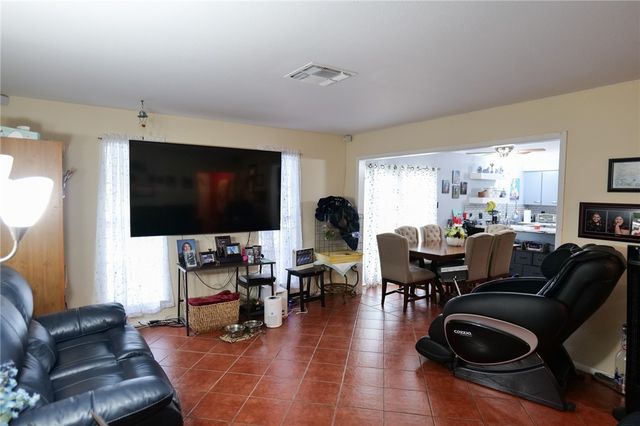 1817 Volga Dr, Corpus Christi, TX 78412