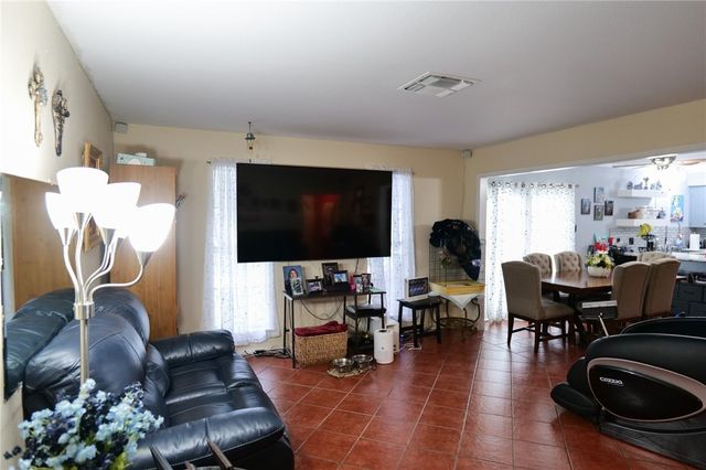 1817 Volga Dr, Corpus Christi, TX 78412