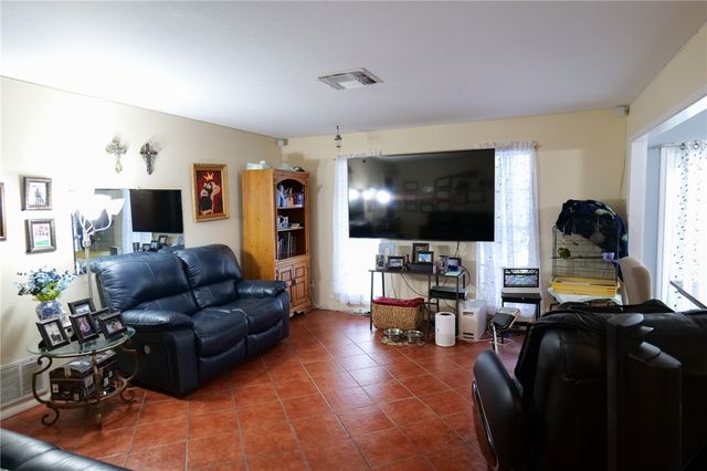 1817 Volga Dr, Corpus Christi, TX 78412