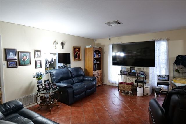 1817 Volga Dr, Corpus Christi, TX 78412