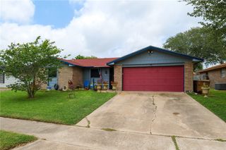 1817 Volga Dr, Corpus Christi, TX 78412