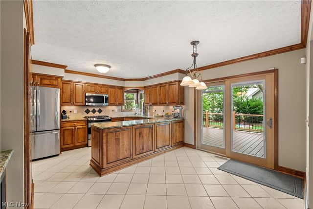 19874 Echo Drive, Strongsville, OH 44149