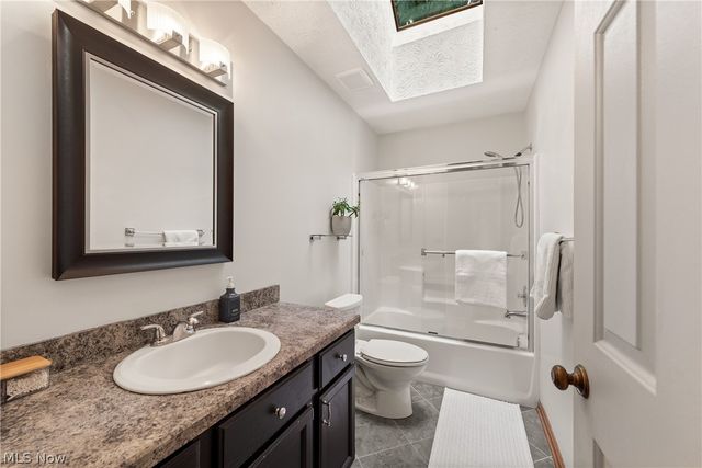 19874 Echo Drive, Strongsville, OH 44149
