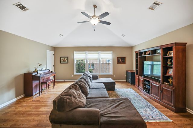 1813 Clinch Pl, Old Hickory, TN 37138