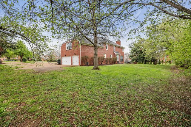 1813 Clinch Pl, Old Hickory, TN 37138