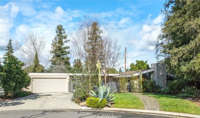 1264 W Celeste, Fresno, CA 93711