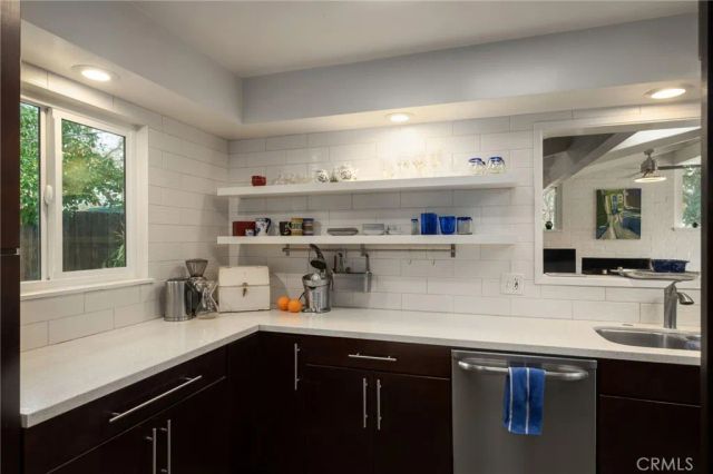 1264 W Celeste, Fresno, CA 93711