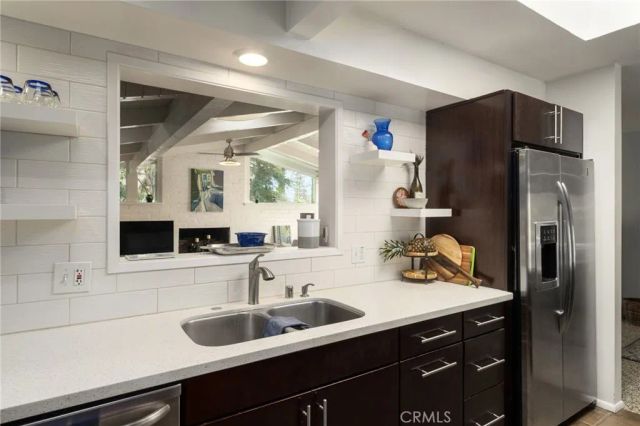 1264 W Celeste, Fresno, CA 93711