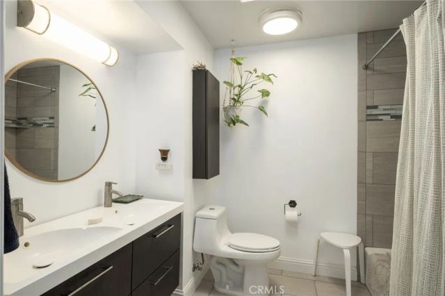 1264 W Celeste, Fresno, CA 93711