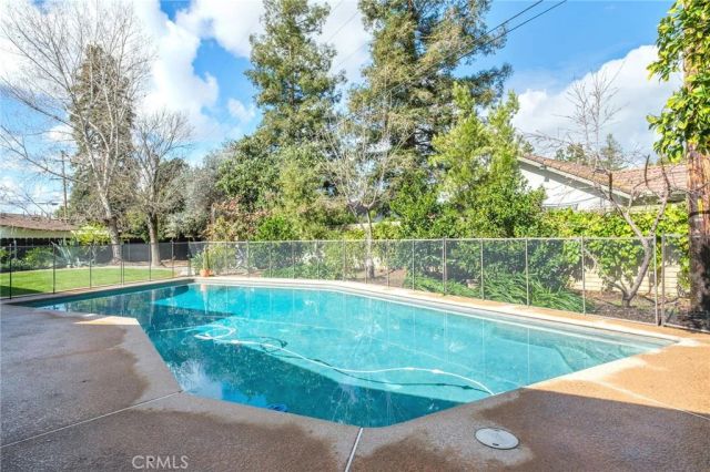 1264 W Celeste, Fresno, CA 93711