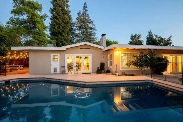 1264 W Celeste, Fresno, CA 93711