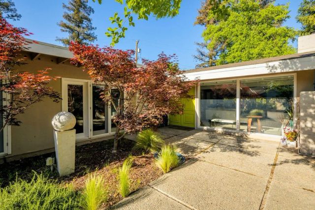 1264 W Celeste, Fresno, CA 93711