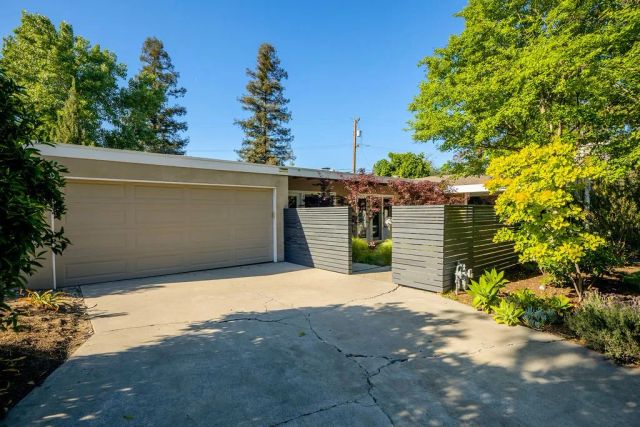 1264 W Celeste, Fresno, CA 93711