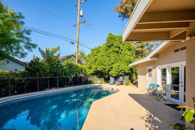 1264 W Celeste, Fresno, CA 93711