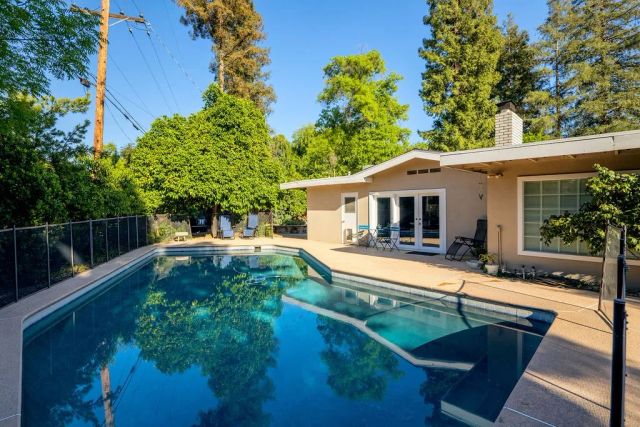 1264 W Celeste, Fresno, CA 93711