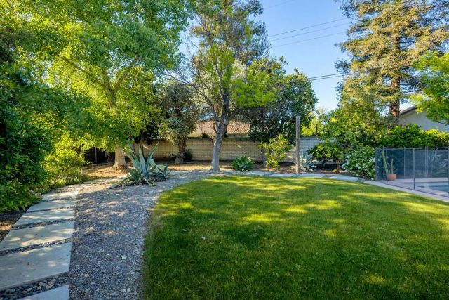 1264 W Celeste, Fresno, CA 93711