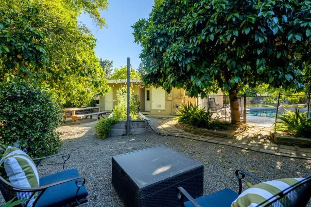 1264 W Celeste, Fresno, CA 93711