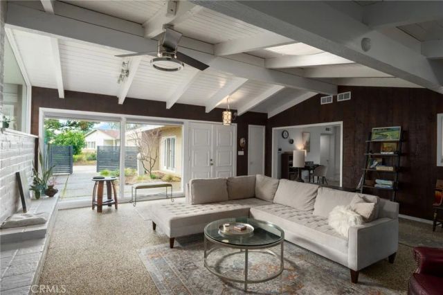 1264 W Celeste, Fresno, CA 93711