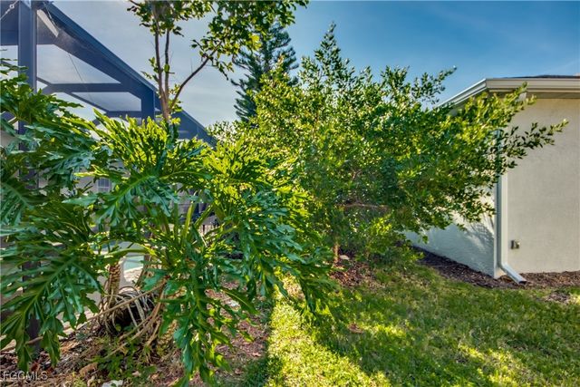 9145 Leatherwood LOOP, Lehigh Acres, FL 33936