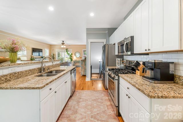 157 Estelle Park Drive, Asheville, NC 28806
