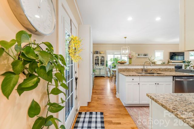 157 Estelle Park Drive, Asheville, NC 28806