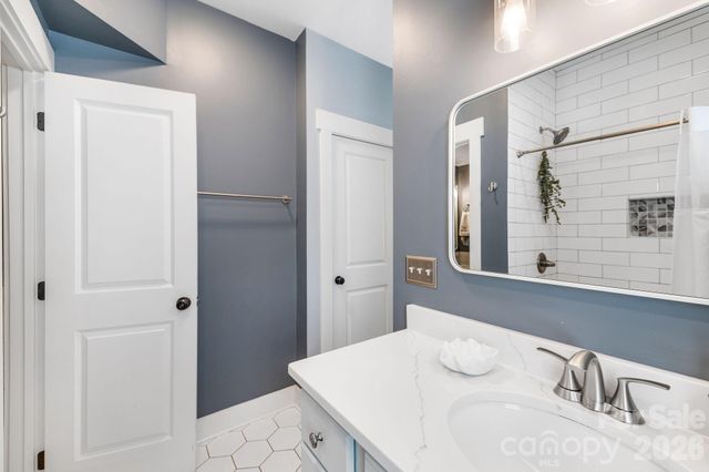 157 Estelle Park Drive, Asheville, NC 28806