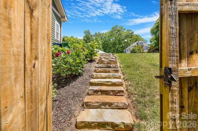 157 Estelle Park Drive, Asheville, NC 28806