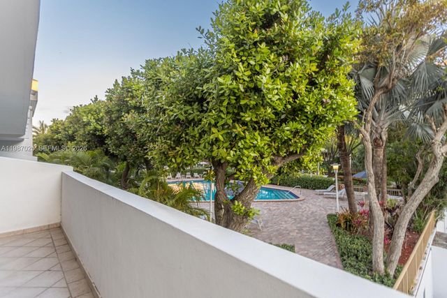 155 Ocean Lane Dr 201, Key Biscayne, FL 33149