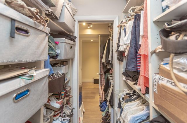 155 Ocean Lane Dr 201, Key Biscayne, FL 33149