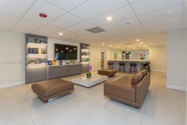 155 Ocean Lane Dr 201, Key Biscayne, FL 33149