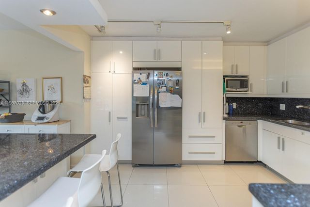 155 Ocean Lane Dr 201, Key Biscayne, FL 33149