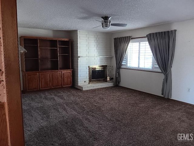5917 Burke Way, Bakersfield, CA 93309