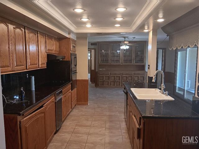 5917 Burke Way, Bakersfield, CA 93309