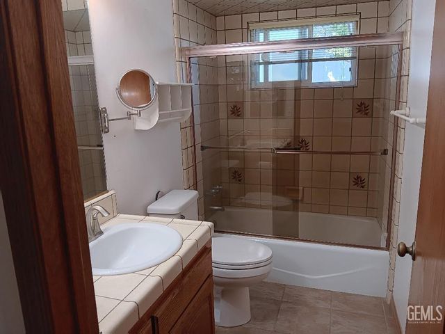5917 Burke Way, Bakersfield, CA 93309