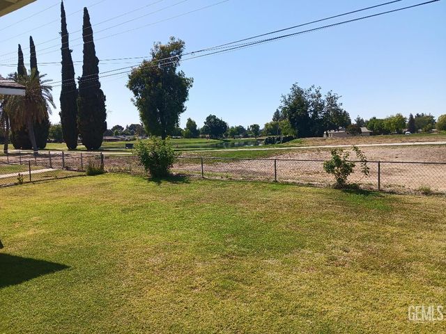 5917 Burke Way, Bakersfield, CA 93309