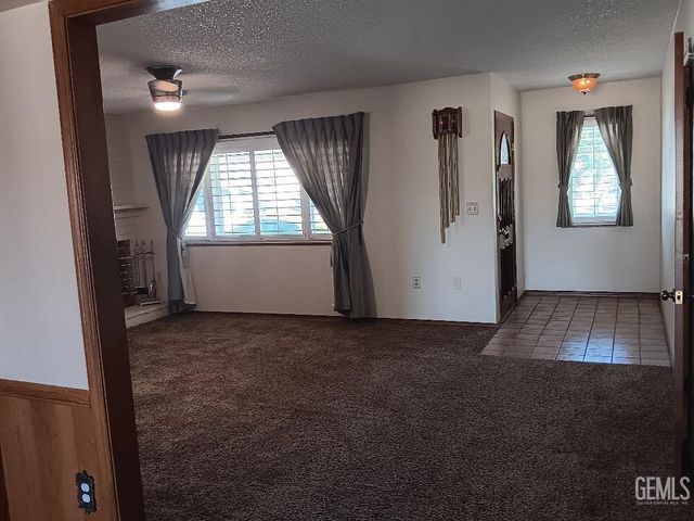 5917 Burke Way, Bakersfield, CA 93309