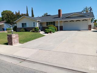 5917 Burke Way, Bakersfield, CA 93309