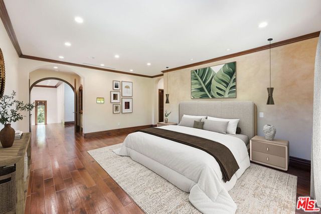 2108 San Ysidro Drive, Beverly Hills, CA 90210